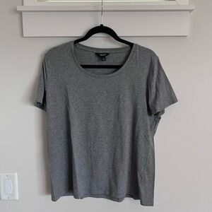 Simply Vera Wang Scoop Neck Grey Soft T-Shirt SZ L